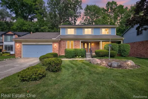417 Eckford, Troy, MI 48085