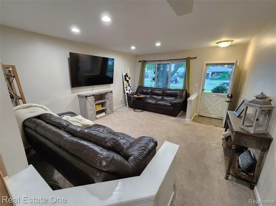 35636 Bonneville, Sterling Heights, MI 48312 - #3