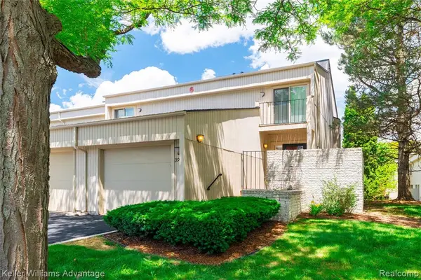 39478 Country, Novi, MI 48375