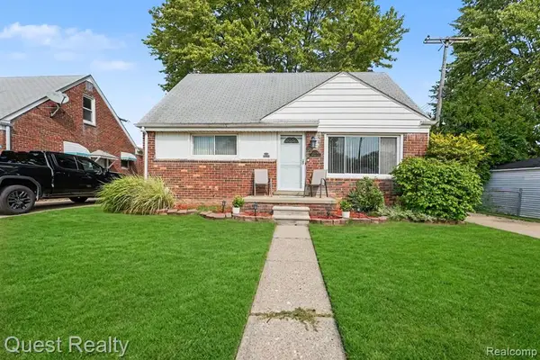 25074 Waldorf, Roseville, MI 48066