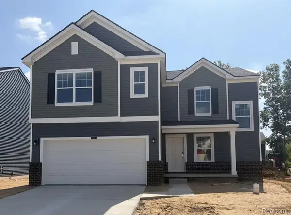 368 Edge Brook, Holly, MI 48442