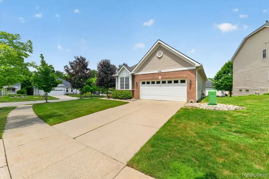 3576 Riverside, Auburn Hills, MI 48326 - #2