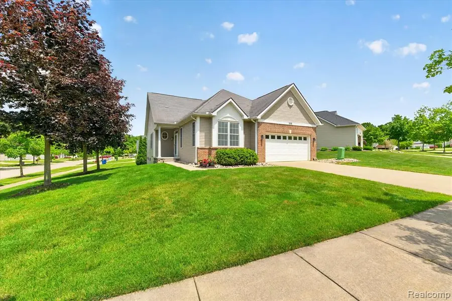 3576 Riverside, Auburn Hills, MI 48326 - #3