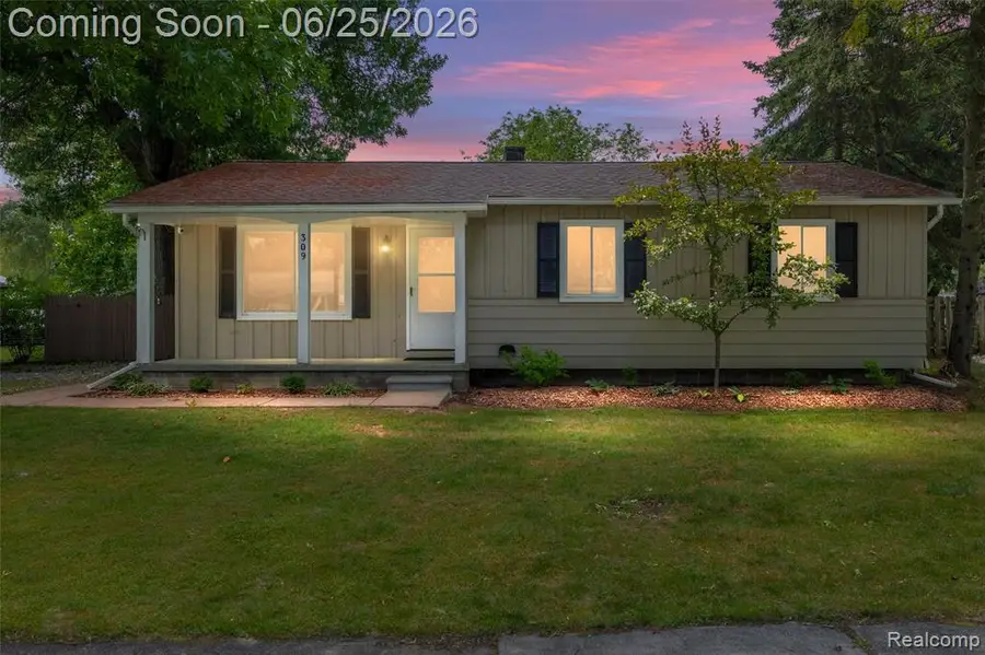 309 Crescent, Holly, MI 48442 - #2