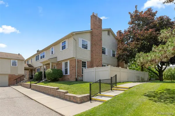 21204 W Glen Haven, Northville, MI 48167