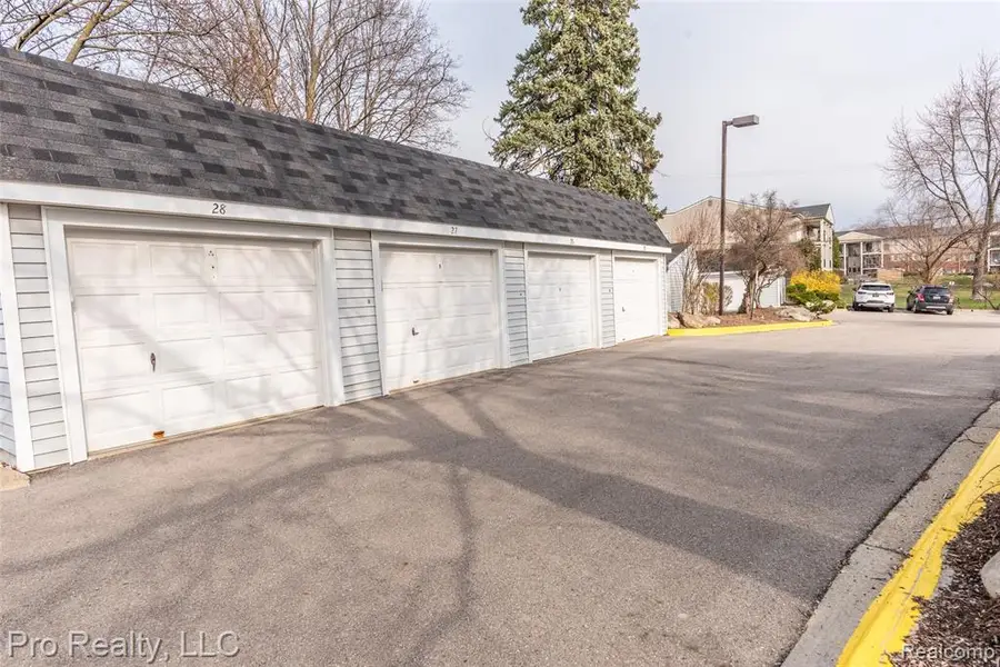 3559 Port Cove, Waterford, MI 48328 - #3