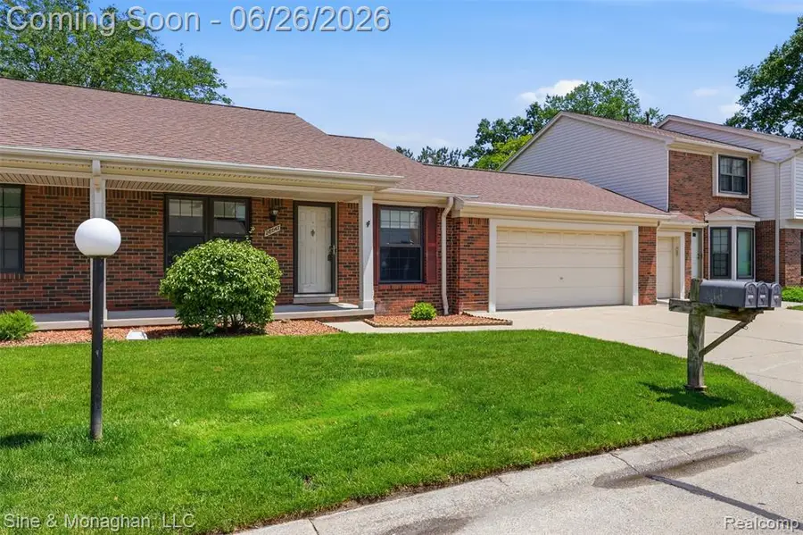 28047 Maple Forest #51, Harrison Township, MI 48045 - #2