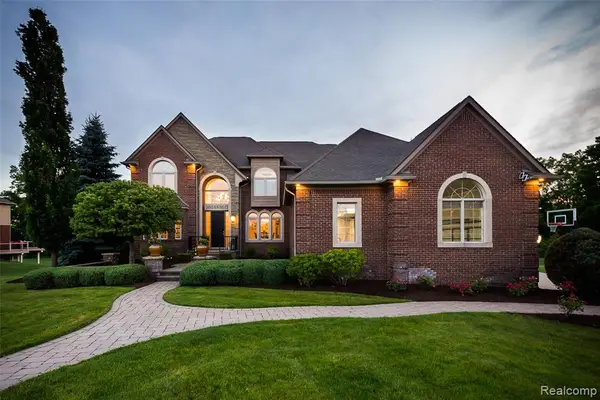 24935 Ravine, South Lyon, MI 48178