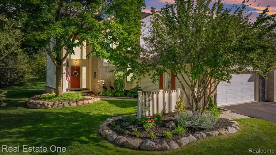 7105 Winding Brook, West Bloomfield, MI 48322 - #2