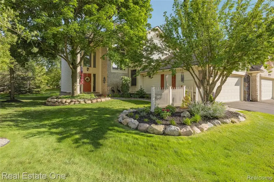7105 Winding Brook, West Bloomfield, MI 48322 - #3