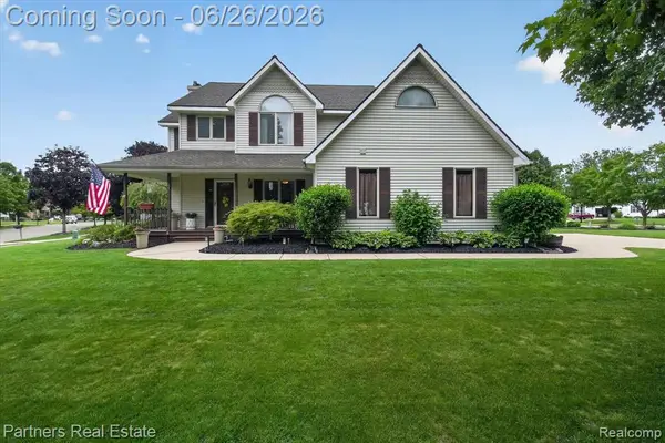 627 W Caledonia, Howell, MI 48843