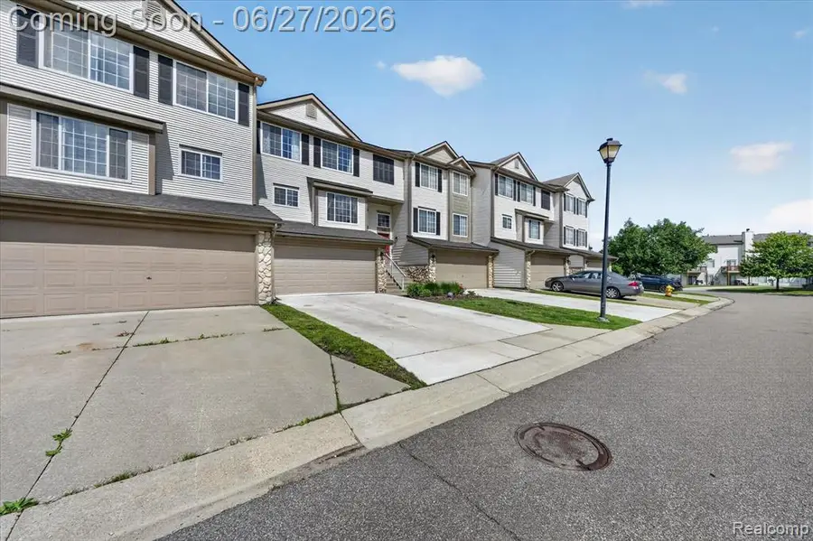 217 Oak Ridge, Pontiac, MI 48341 - #2