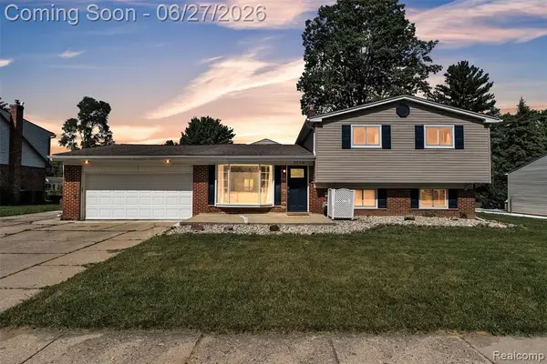 2752 Red Arrow, Commerce Twp, MI 48382