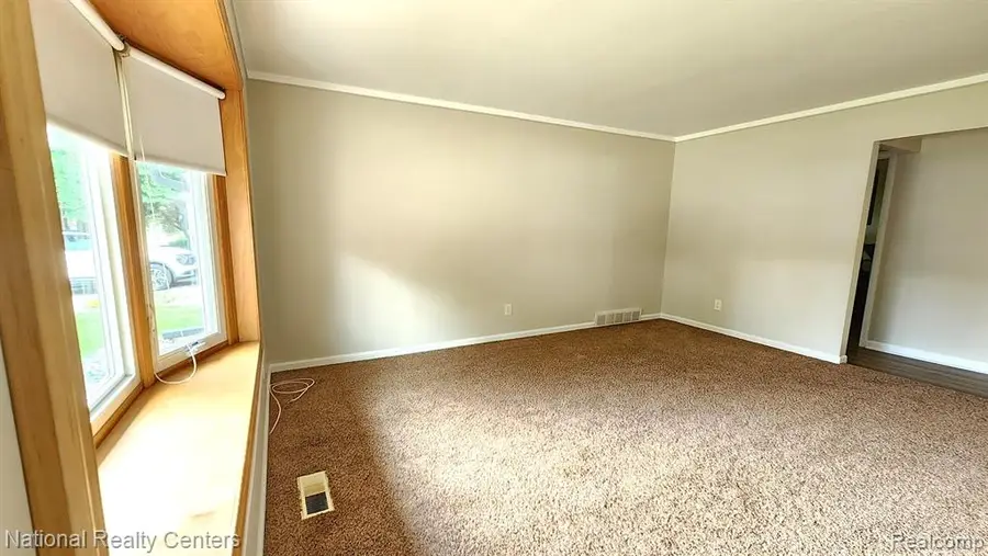 14585 Park, Livonia, MI 48154 - #2