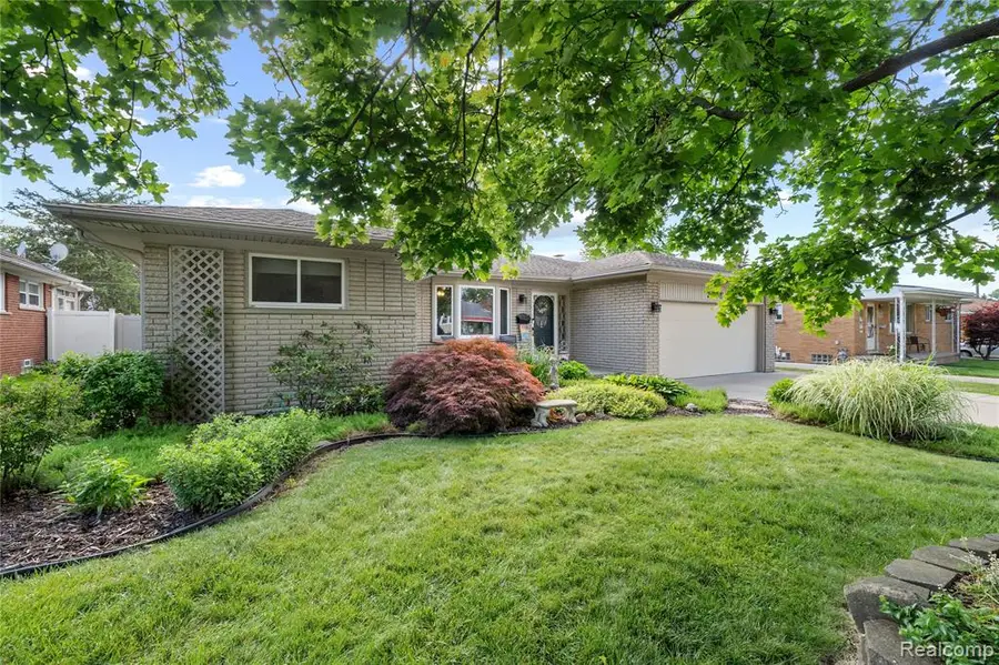 7125 Highview, Dearborn Heights, MI 48127 - #2