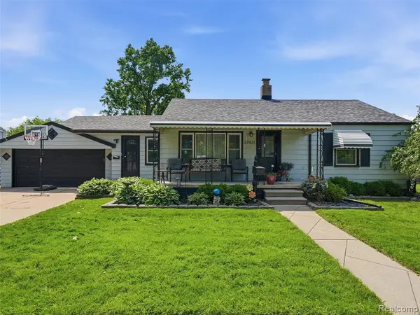 27921 Larchmont, Saint Clair Shores, MI 48081