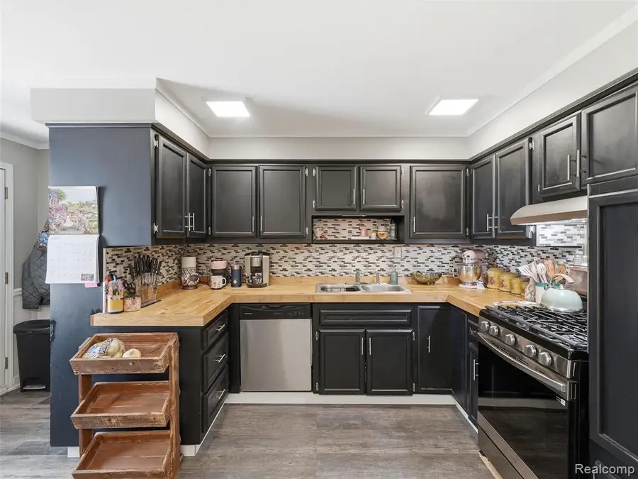 27921 Larchmont, Saint Clair Shores, MI 48081 - #3