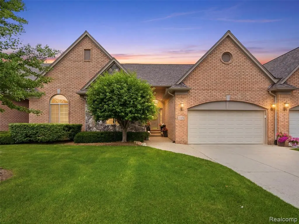 2633 Ridgecrest, Utica, MI 48316 - #1
