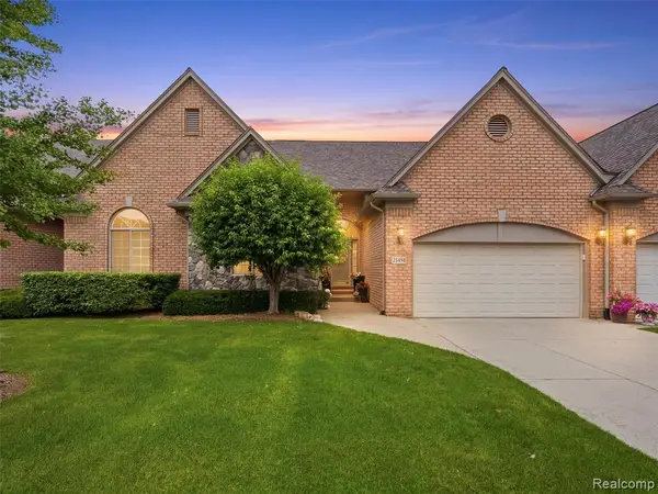 2633 Ridgecrest, Utica, MI 48316