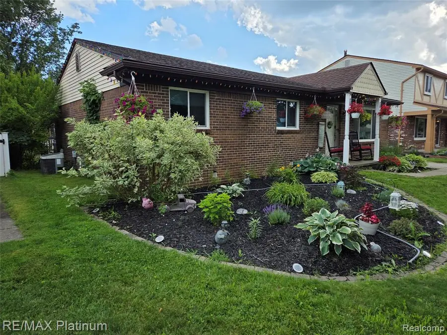 42079 Edenbrooke, Canton, MI 48187 - #3