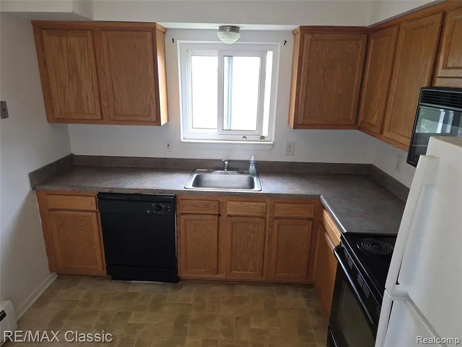 1101 Tienken #206, Rochester Hills, MI 48306 - #2