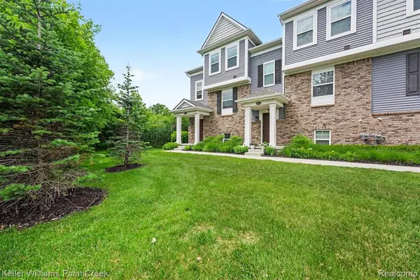 4923 Treeside, Troy, MI 48098