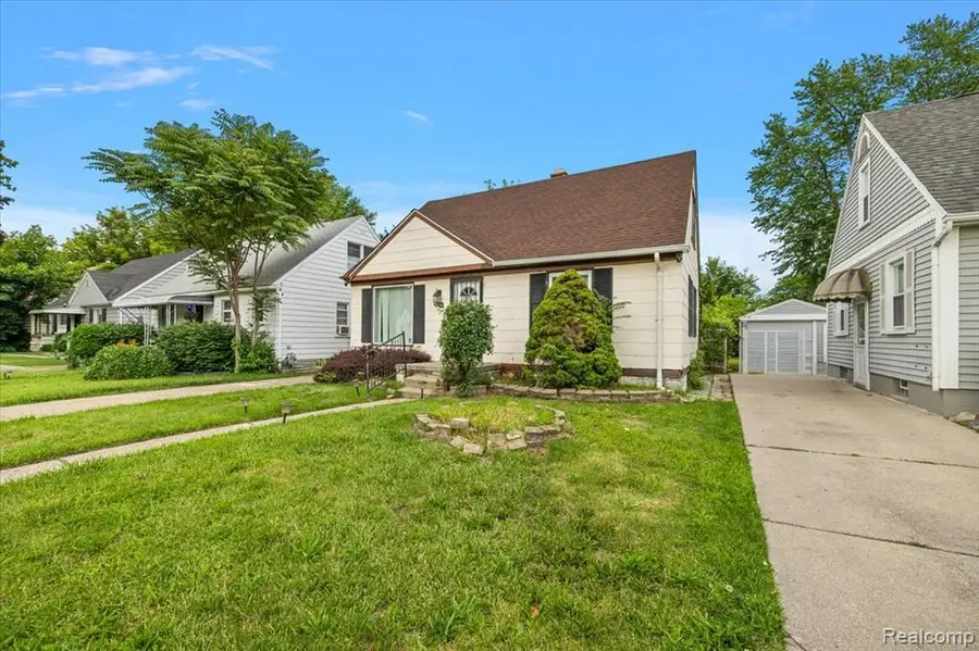 4230 University, Detroit, MI 48224 - #2