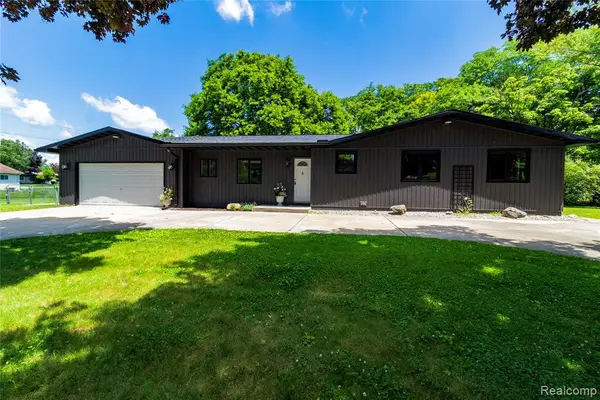 1138 Baldwin, Lapeer, MI 48446