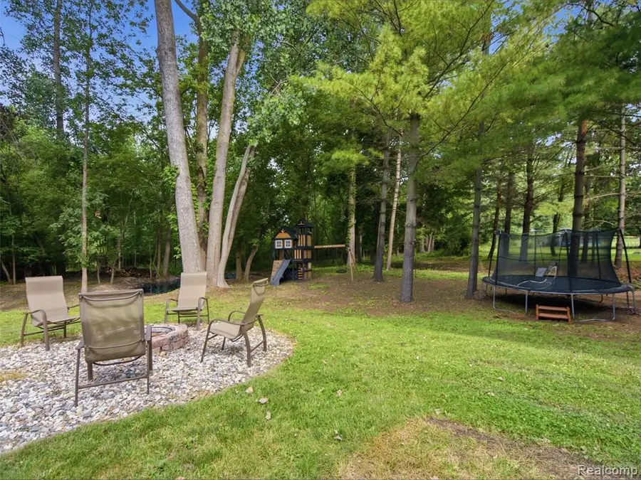 2258 S Long Lake, Fenton, MI 48430 - #2