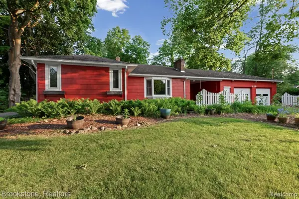 416 E Maple, Mason, MI 48854