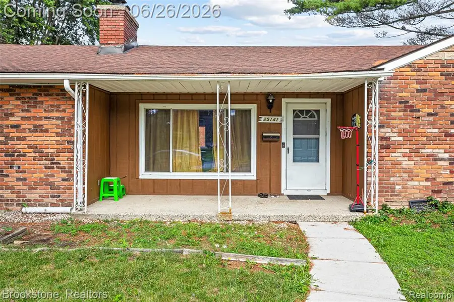 25141 Burt, Center Line, MI 48015 - #2