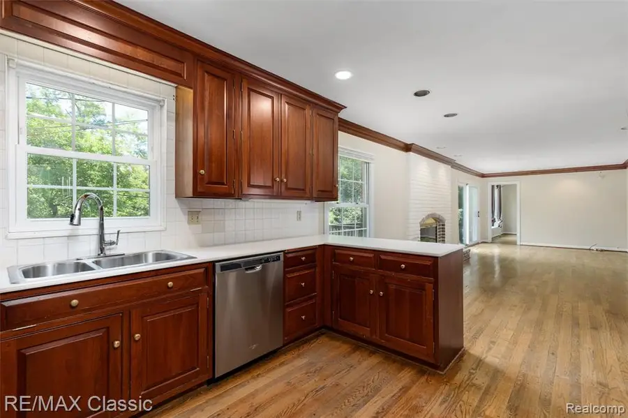 4268 Covered Bridge, Bloomfield Hills, MI 48302 - #3