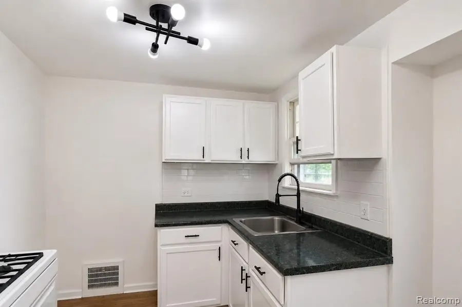 12087 Heyden, Detroit, MI 48228 - #3