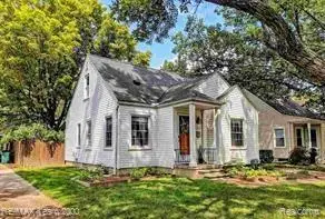 579 E Baker, Clawson, MI 48017