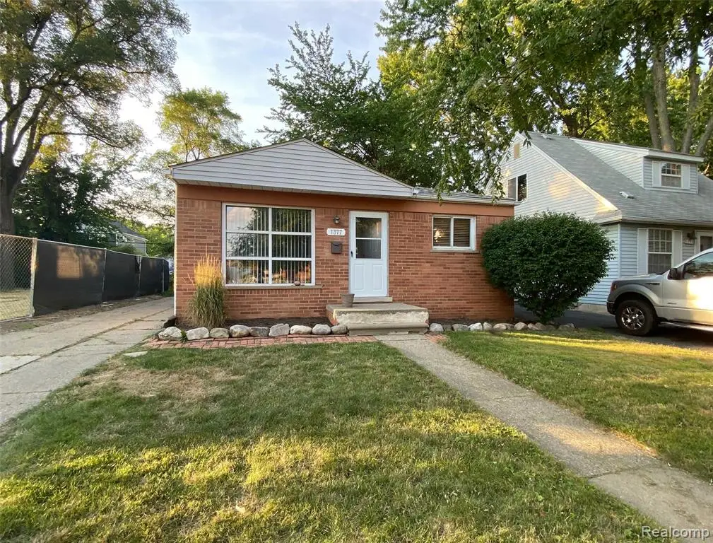 1377 Chapin, Birmingham, MI 48009 - #1