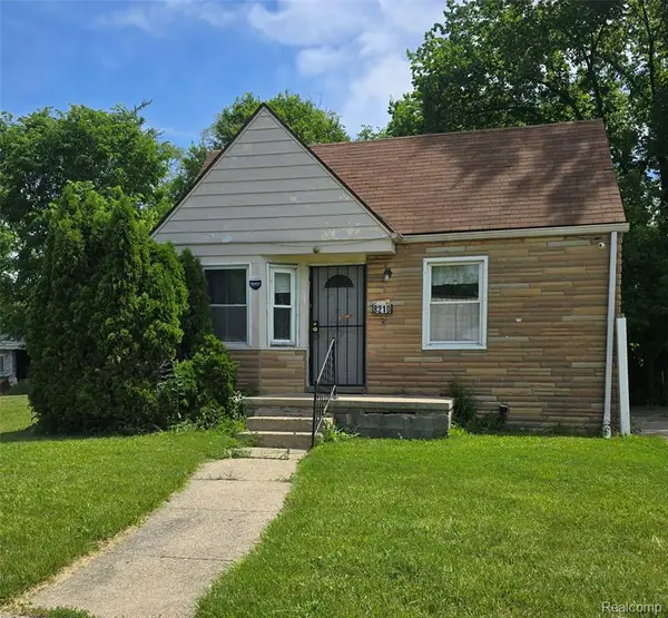 8210 Warwick, Detroit, MI 48228
