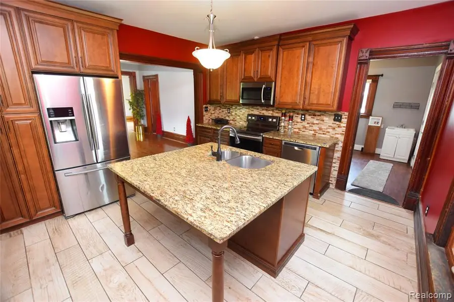 404 N Adelaide, Fenton, MI 48430 - #3
