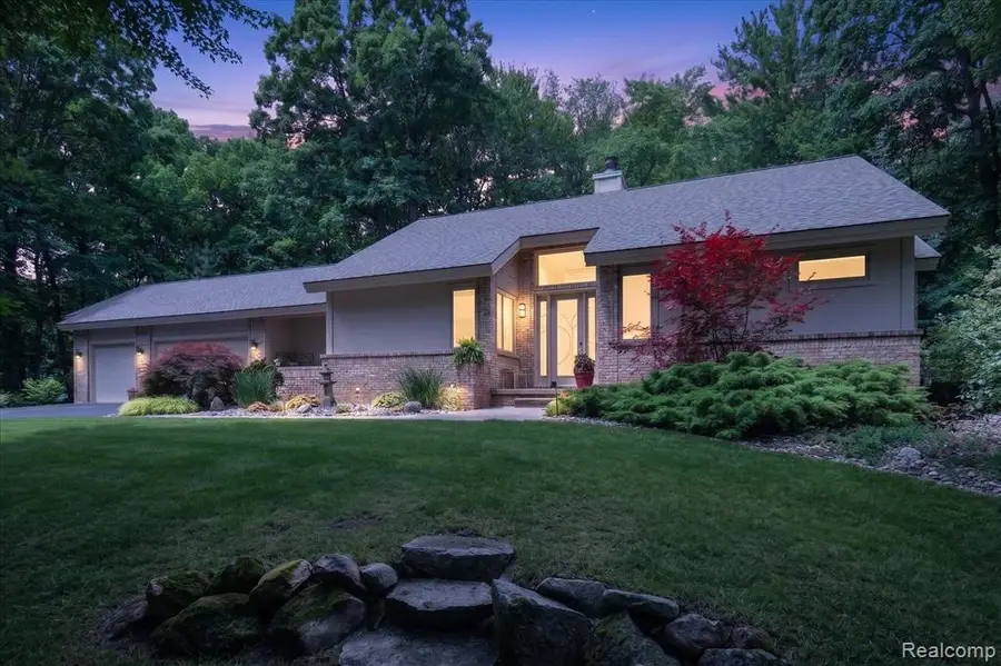 5388 Hartland, Fenton, MI 48430 - #2