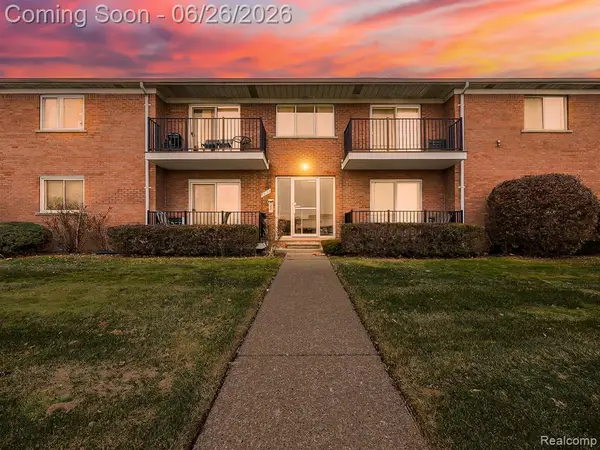 32125 Beaconsfield #44, Roseville, MI 48066