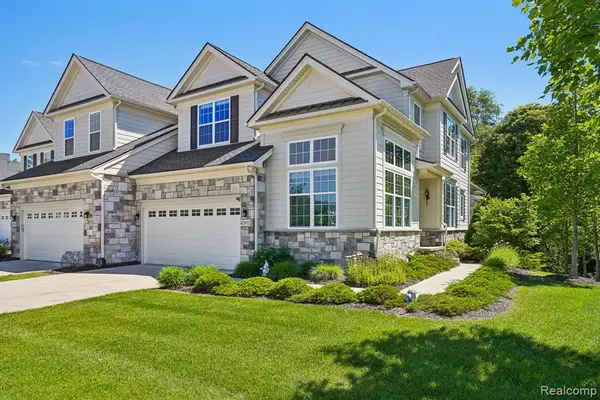42832 Cardinal, Novi, MI 48375