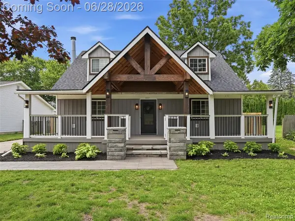 282 E Gates, Romeo, MI 48065