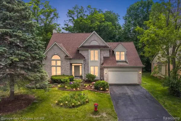 2685 Elizabeth, West Bloomfield, MI 48324