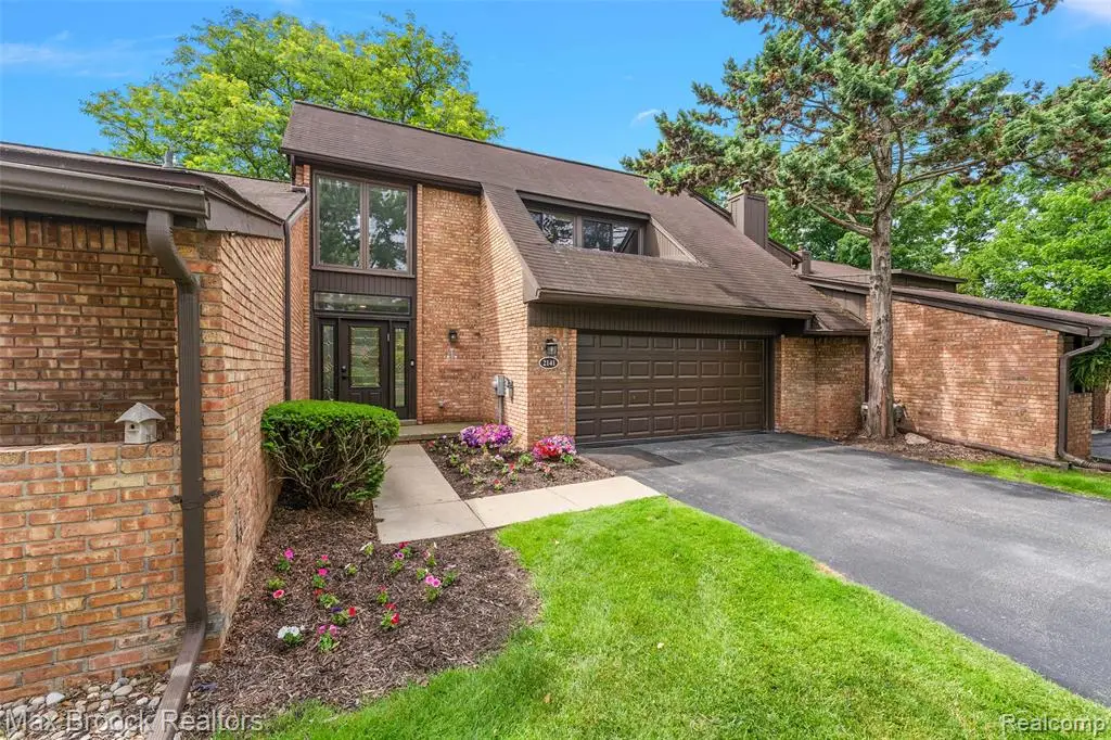 2141 Bordeaux, West Bloomfield, MI 48323 - #1