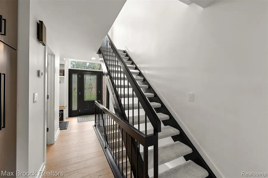 2141 Bordeaux, West Bloomfield, MI 48323 - #3