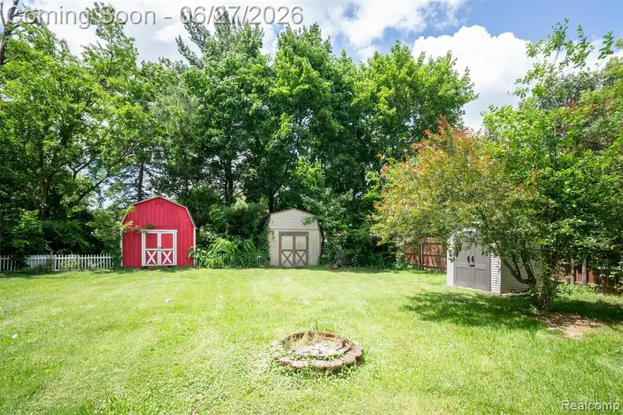 2347 Pauline, Waterford, MI 48329 - #3