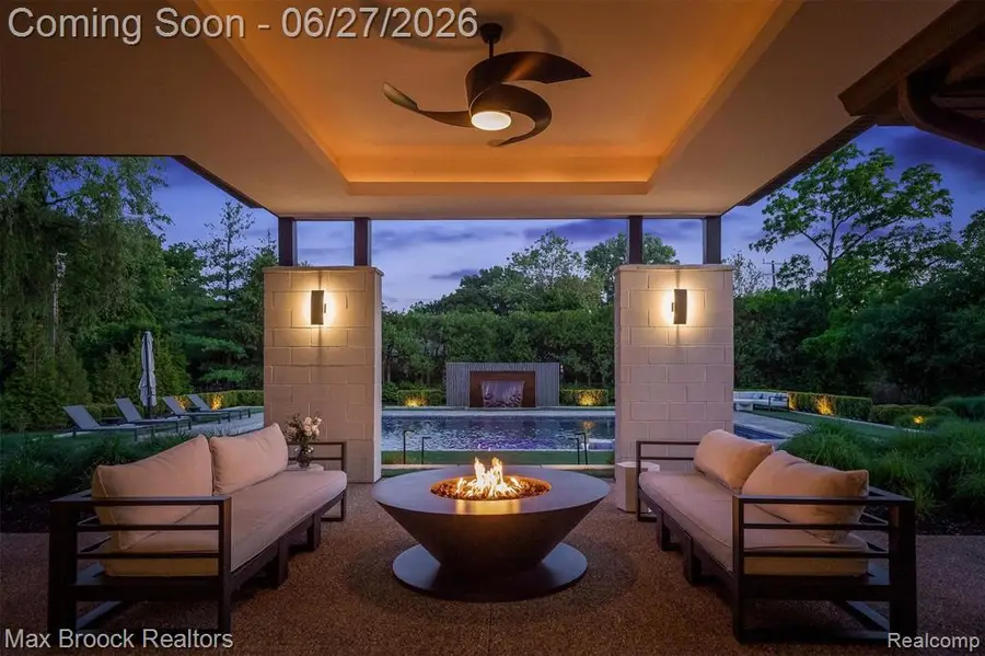 7400 Parkstone, Bloomfield Hills, MI 48301 - #3