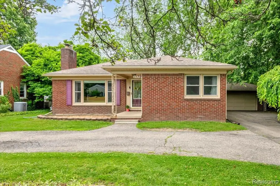 1179 Hampton, Grosse Pointe Woods, MI 48236 - #2