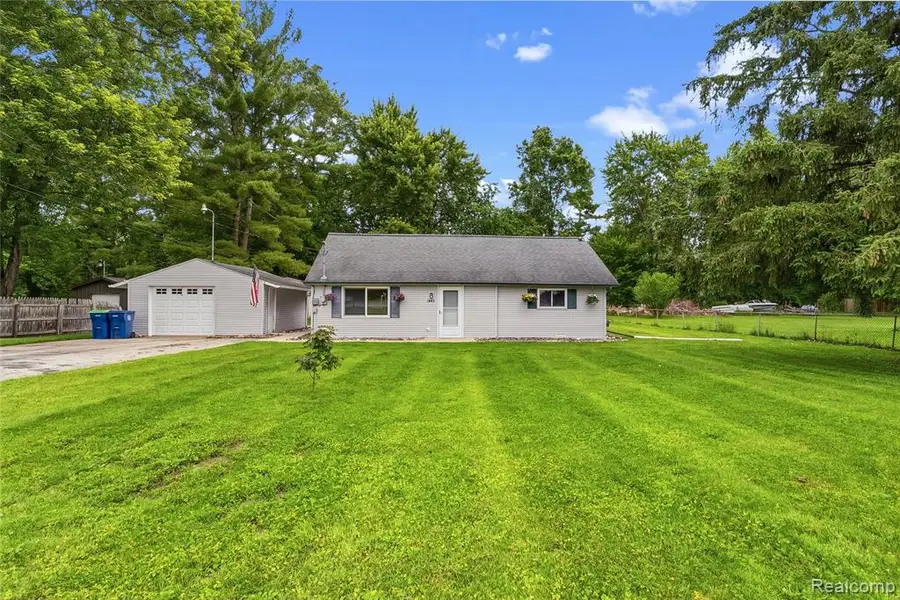 1843 Curtis, Birch Run, MI 48415 - #2