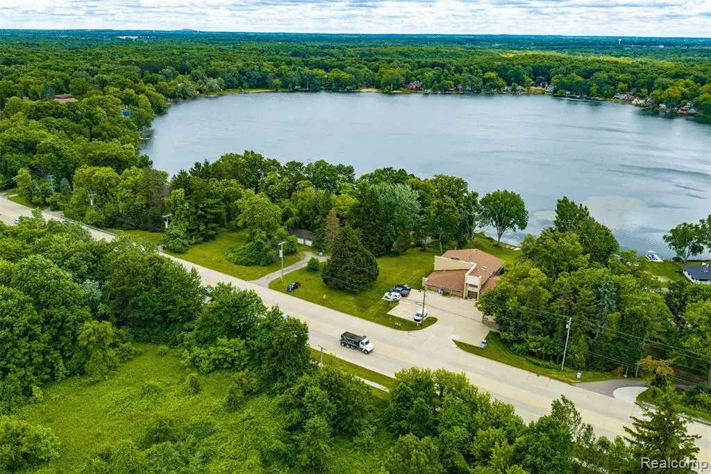 11034 Grand River, Brighton, MI 48116 - #1