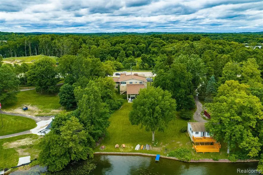 11034 Grand River, Brighton, MI 48116 - #2